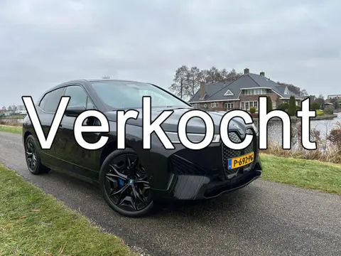 BMW iX xDrive40 High Executive 77 kWh Sportpakket / Panorama dak / SOH 99,3