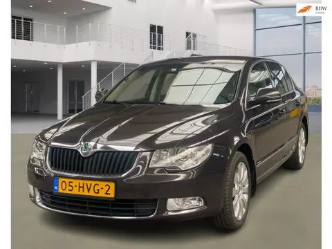 Skoda Superb 1.8 TSI Elegance AUT CARPLAY NAVI PSENSOR CRUISE 2 X SLEUTELS