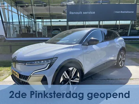 Renault Mégane E-Tech EV60 220 Optimum Charge Iconic 2e Pinksterdag open 09.30 - 17.00 uur