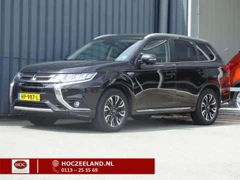 Mitsubishi Outlander 2.0 PHEV instyle+ Schuif-/Kanteldak | Stoel-/Stuurverwarming | Trekhaak | Camer