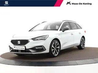 SEAT Leon Sportstourer 1.4 TSI 204pk DSG eHybrid PHEV FR Business Intense · Camera · Inklap. Trekhaa