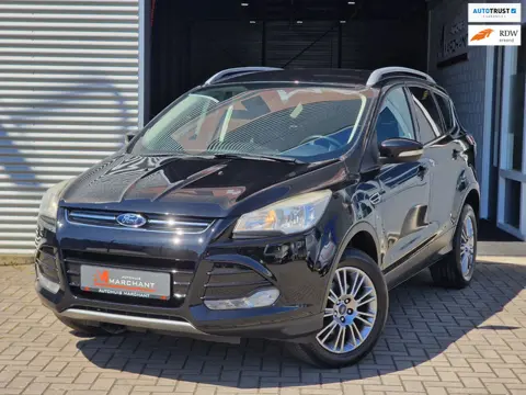 Ford Kuga 1.6 Titanium Plus 1E EIG! TREKHAAK 2000KG! 6BAK! PDC STOELVERW. PARKEERHULP LM.VELGEN VOL!