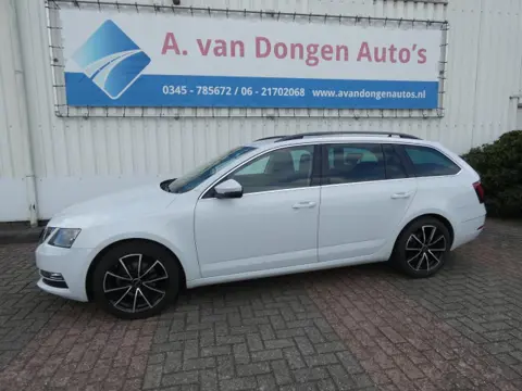SKODA OCTAVIA 1.4 TSI GREENTECH STYLE BUSINESS,Navi,APPLE.RS Stoelen
