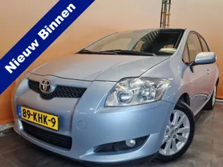 Toyota Auris 1.6 Dynamic navigatie | lmv | apk2/27 trekhaak | beurt | banden