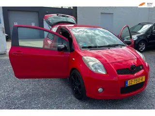 Toyota Yaris SPORT 1.8 VVTi TS