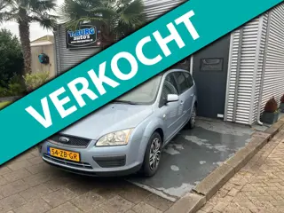 Ford Focus Wagon 1.6-16V Trend AIRCO Deuk In rechter voorscherm