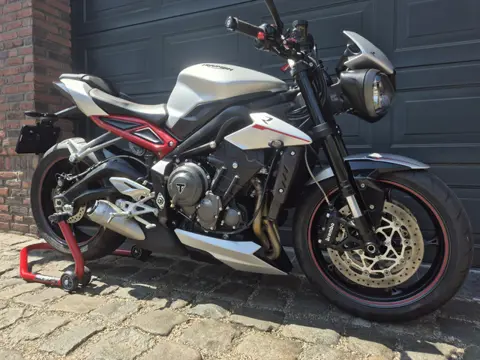 Triumph Street Triple R 765 TFT Quickshifter VLAM NIEUW