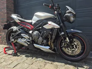 Triumph Street Triple R 765 TFT Quickshifter VLAM NIEUW