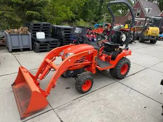 Kubota Bx2350 hst met voorlader (bj 2015)