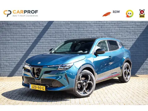 Alfa Romeo Junior 1.2 Turbo 145pk Hybrid Ibrida Speciale PANO / SABELT STOELEN / LEDER-ALCANTARA