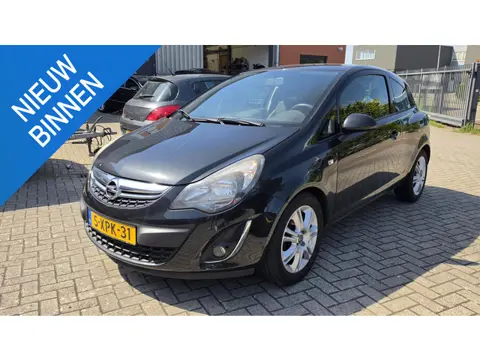Opel Corsa 1.2-16V Design Edition