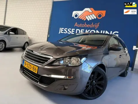 Peugeot 308 SW 1.2 e-THP Blue Lease Executive Automaat/ panoramadak/leder/navigatie/trekhaak/ etc/AP