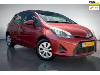 Toyota Yaris 1.5 Full Hybrid Aspiration, Afneembare trekhaak, Fullmap navigatie, Automaat, dealerond
