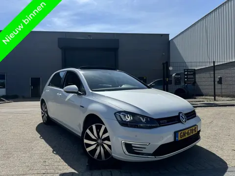 Volkswagen Golf 1.4 TSI GTE Pano|Cam|Bigscreen|Full 225PK