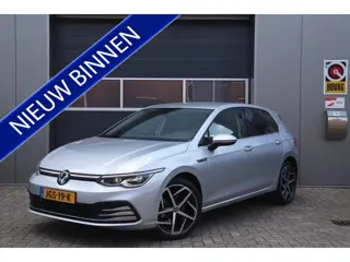 Volkswagen Golf 1.5 eTSI R-Line Business+, Stoel & Stuurverwarmd, IQ.LIGHT, Camera, Navi