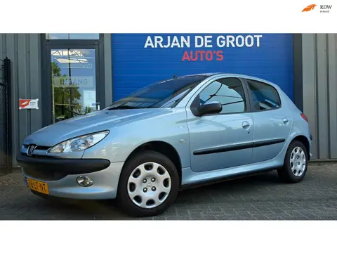 Peugeot 206 1.4 Gentry AUTOMAAT Airco ZEER MOOI! NAP