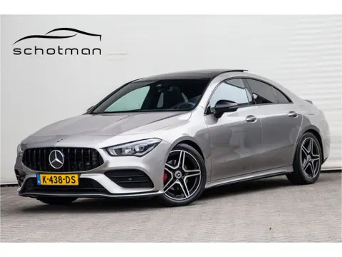 Mercedes-Benz CLA-Klasse 180 AMG Nightpakket, Pano, Widescreen, Sfeerverlichting, Camera 2020