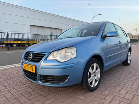 Volkswagen Polo 1.4-16V /Airco/Cruise/Trekhaak/Nieuwe APK