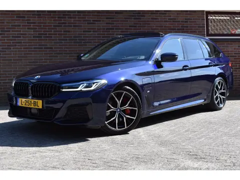 BMW 5-serie Touring 530e High Executive '21 Laser Pano Leder M Pakket Clima Navi Cruise LED Inruil m