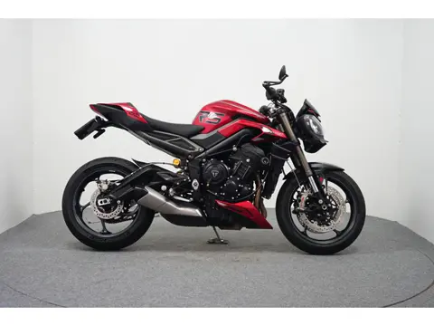 Triumph STREET TRIPLE RS (bj 2025)
