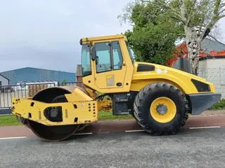 Bomag BW 213 D H-4 i roller wals drum compactor (bj 2015)