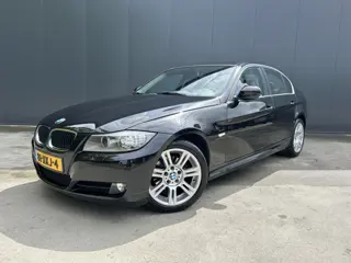 BMW 3-serie 320i 170 PK Luxury Line XENON LEER LED NAVI CRUISE ECC TREKHAAK