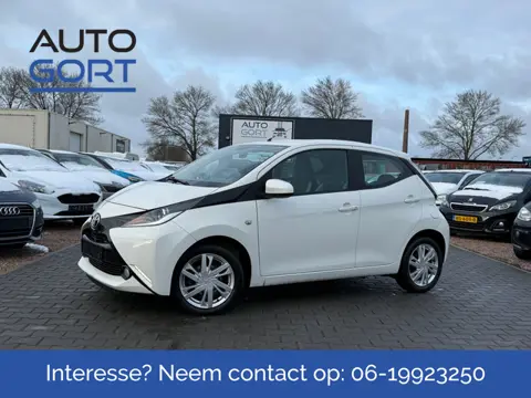 Toyota Aygo 1.0 VVT-i x-play | Airco | 5 Deurs | Camera | Alu velgen |