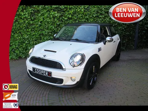 MINI Cooper S 1.6 Chili R56 LCI NL-auto, Leer, Navi, Xenon, BT en 17"