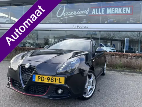 Alfa Romeo Giulietta 1.4 Turbo MultiAir Super Automaat Airco - Cruise control - Parkeersensoren voor