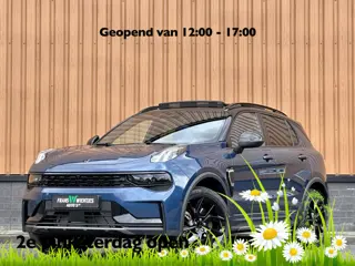 Lynk & Co 01 1.5 | Black Pakket | Panoramadak | Zwarte hemel | Stuurwielverwarming | Adaptive Cruise