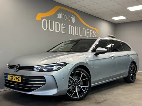 Volkswagen Passat Variant 1.5 Trekhaak/Camera/Stoelverwarming