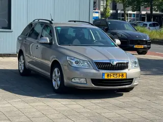 Skoda Octavia Combi 1.2 TSI Comfort/airco/Trekhaak/navigatie/cruise Controle/parkeersensoren achter/