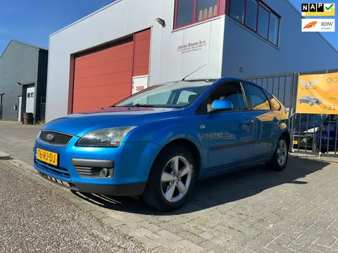 Ford Focus 1.6-16V First Edition €799 Carplay
