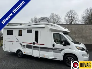 Adria Matrix Plus M 670SL 180 pk Euro5 Fiat Ducato **Zeer nette staat/5 zitplaatsen/5 slaapplaatsen/