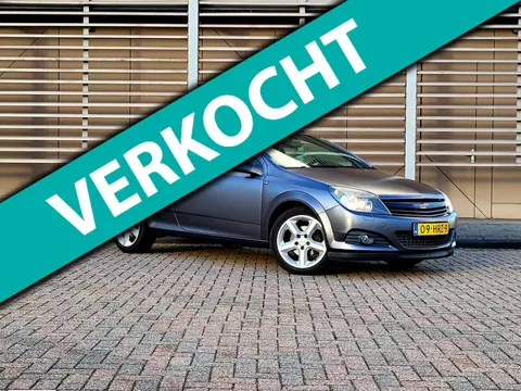 Opel Astra GTC 1.6 Business Sport / Airco / Navi / Bluethoot / Multimedia / Pdc