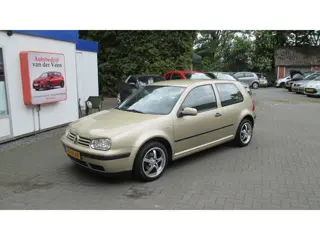 Volkswagen Golf 1.6-16V Trendline