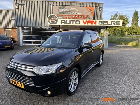 Mitsubishi Outlander 2.0 PHEV Leder Panodak Xenon NL Auto NAP Luxe Uitv.