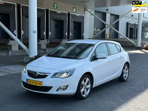 Opel Astra 1.4 Turbo Edition AIRCO/XENON/CRUISE! NETTE STAAT!