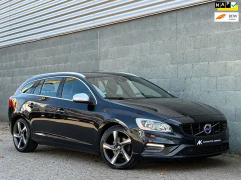 Volvo V60 2.0 D4 R-Design | 2e Eignr | Automaat | Half Leer | Navi | LED | Trekhaak | Airco | Boekje