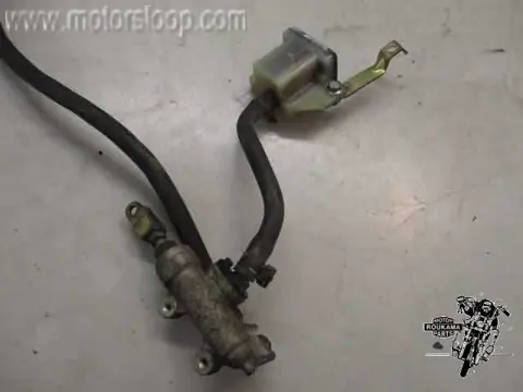 Suzuki GSX400F(GK74A) Rempomp achter