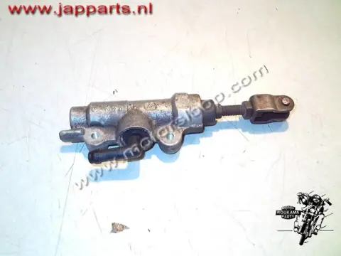 Suzuki XF650(AC1112) Rempomp achter