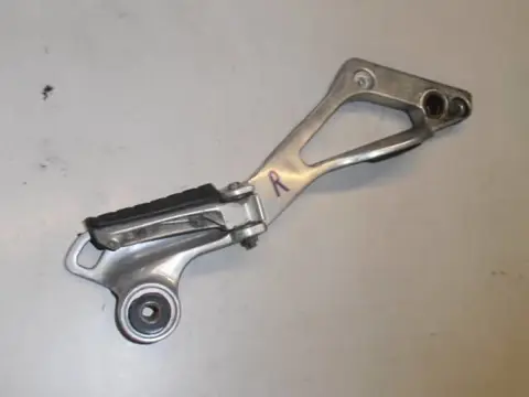 Yamaha TDM850(4TX) Schetsplaat met step rechts 4TX-27422-00