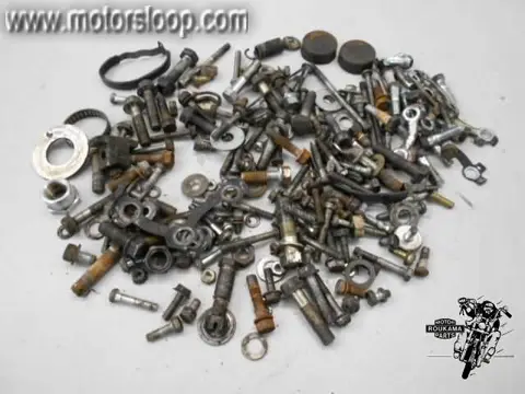 Suzuki GSX750E Diverse bevestigingsmaterialen