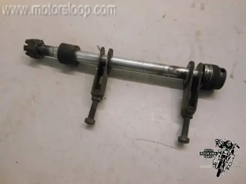 Kawasaki GPZ305(EX305) Achterwiel as 41068-1122
