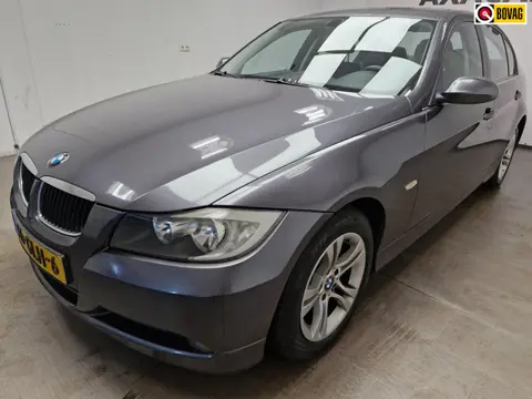 BMW 3-serie 320i Business Line AUTOMAAT ! GARANTIE ! NIEUWE APK !