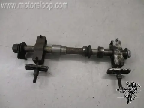 Honda CBX750F(RC17) Achterwiel as met toebehoren