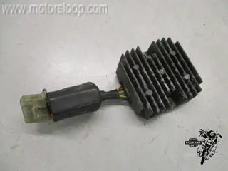Honda CM250C(MC06) Spanningsregelaar