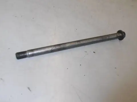 Honda CM450(PC05) Achterwiel as