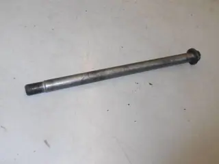 Honda CM450(PC05) Achterwiel as