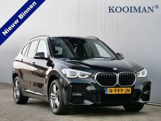BMW X1 sDrive18i High Executive 136 Pk Automaat M-pakket / Navigatie / DAB / Leer / Camera / Stoelve